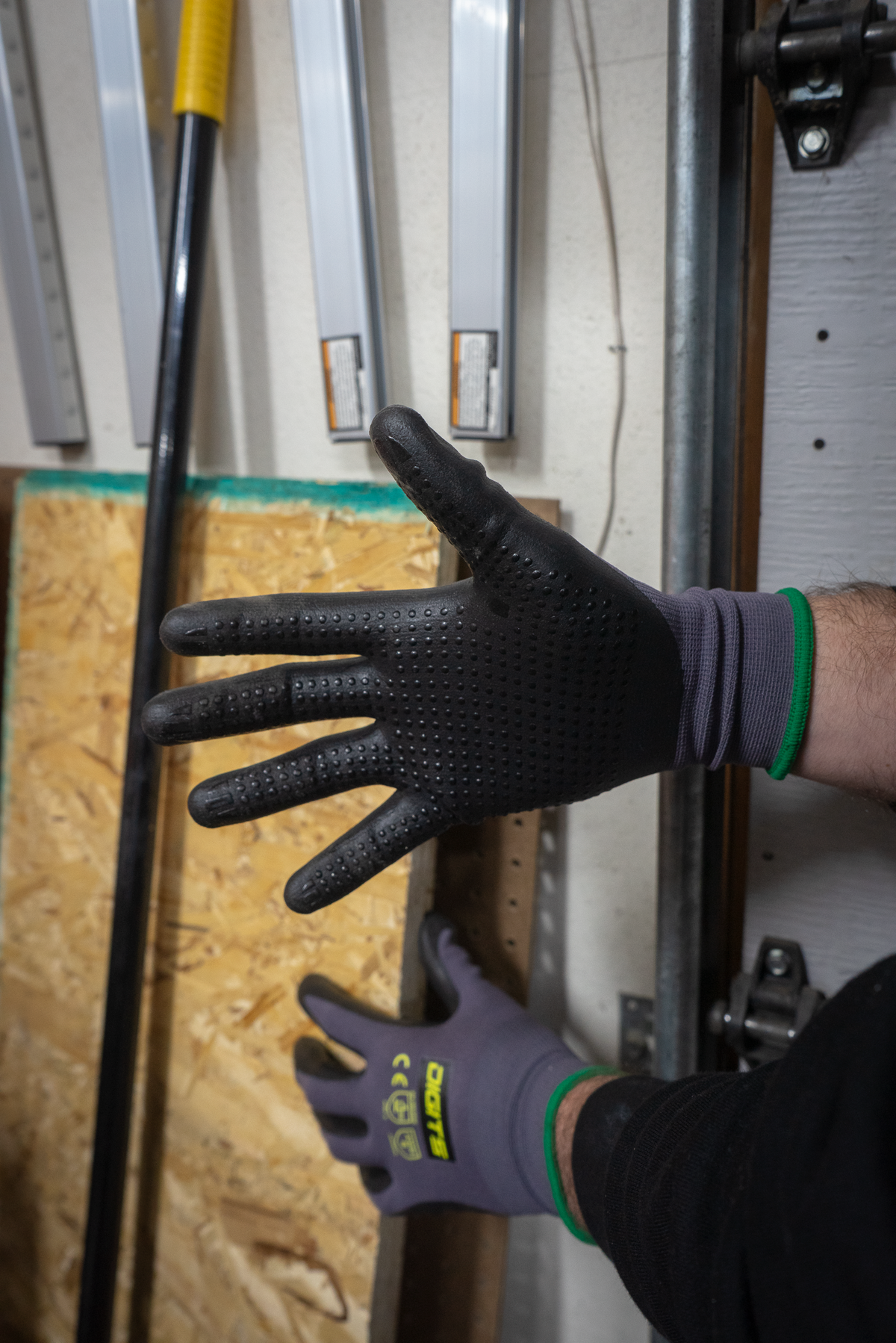 Nitrile vs. PU-Coated Work Gloves: Which Should You Choose?